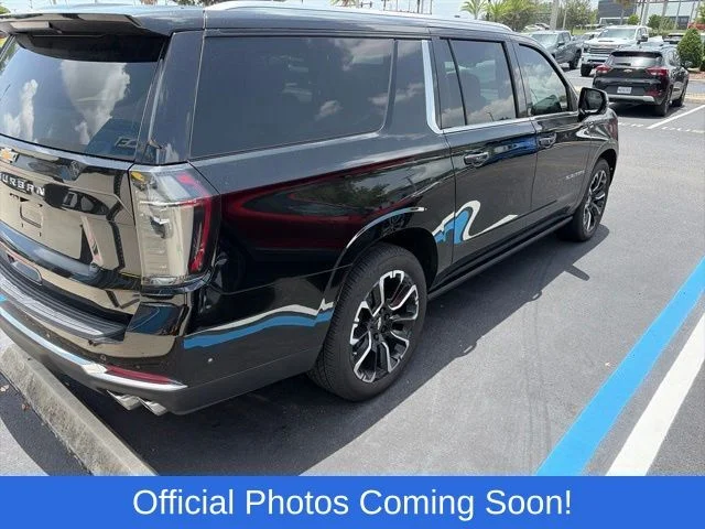 Used 2025 Black Chevrolet High Country image 2