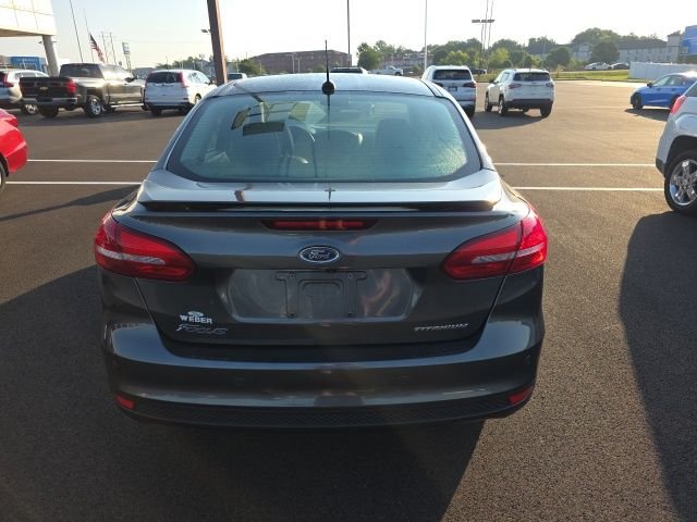 Used 2017 Magnetic Ford Titanium image 4