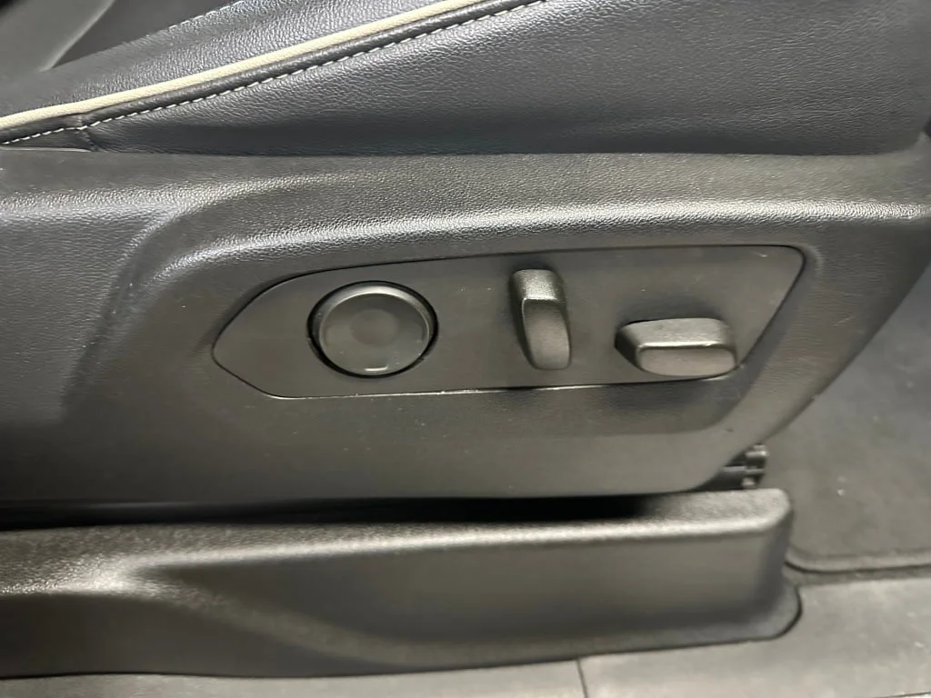 2024 Chevrolet Suburban Premier - Photo 37