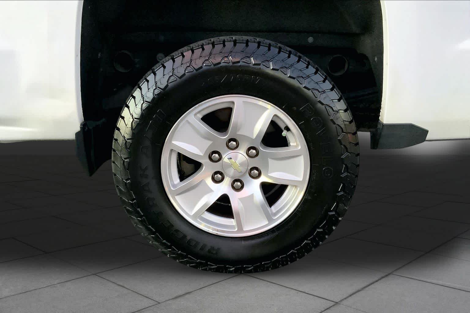 Used 2014 Summit White Chevrolet LT image 10
