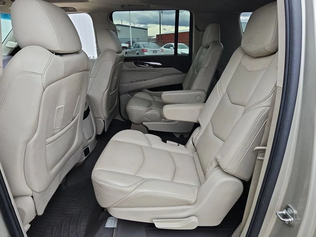 Used 2017 Silver Coast Metallic Cadillac Luxury image 44