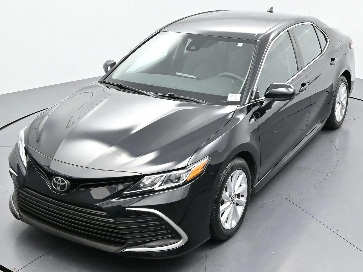 Used 2022 Midnight Black Metallic Toyota LE image 35