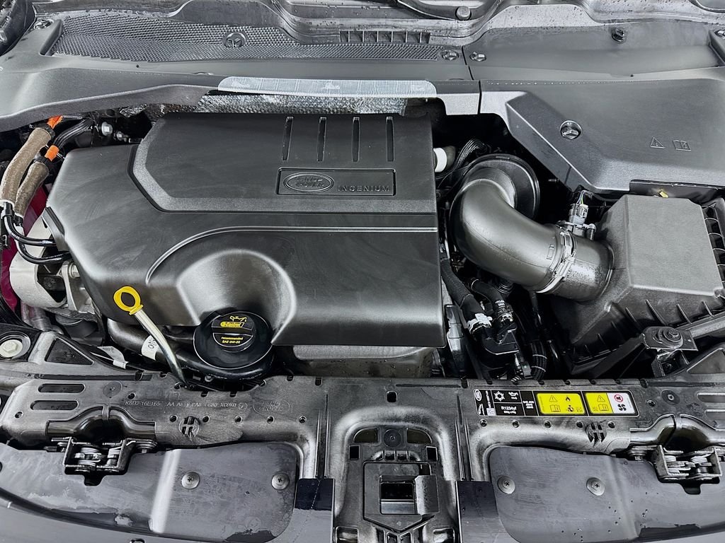 New 2025 Santorini Black Land Rover Dynamic image 28