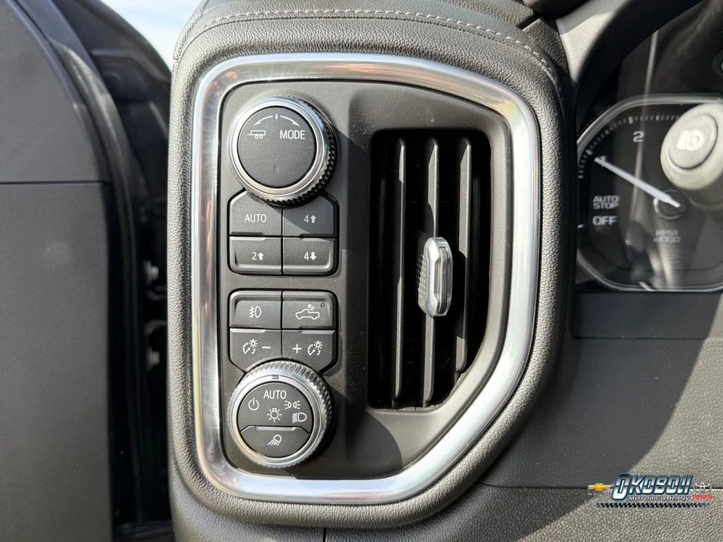 Used 2021 Green GMC Denali image 16
