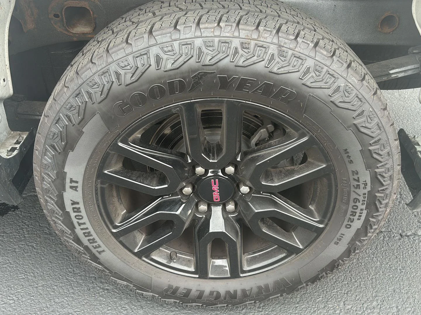 Used 2023 Summit White GMC Elevation image 4