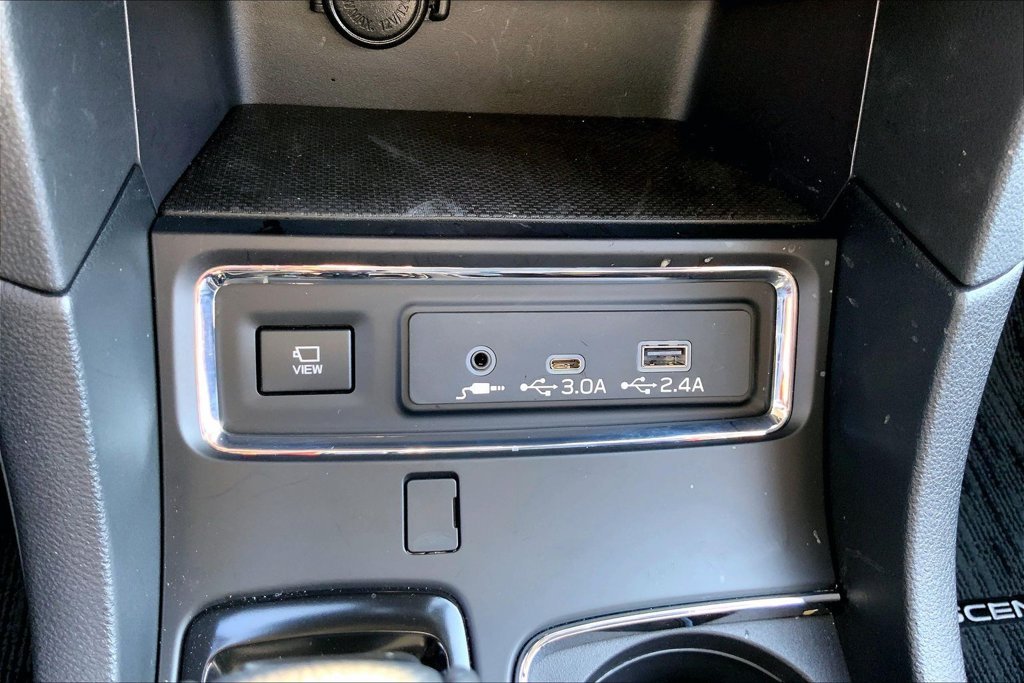 Used 2026 White Subaru Onyx Edition Touring image 15