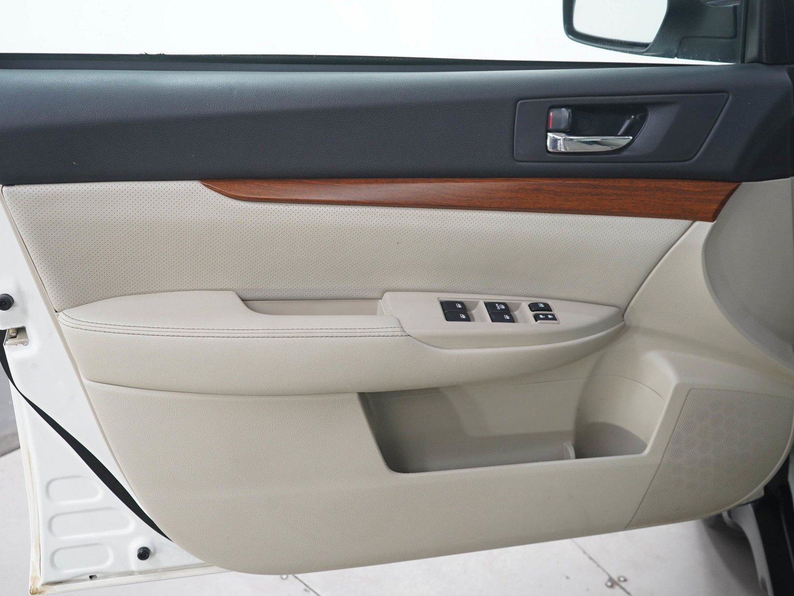 Used 2014 Satin White Pearl Subaru 2.5i image 19