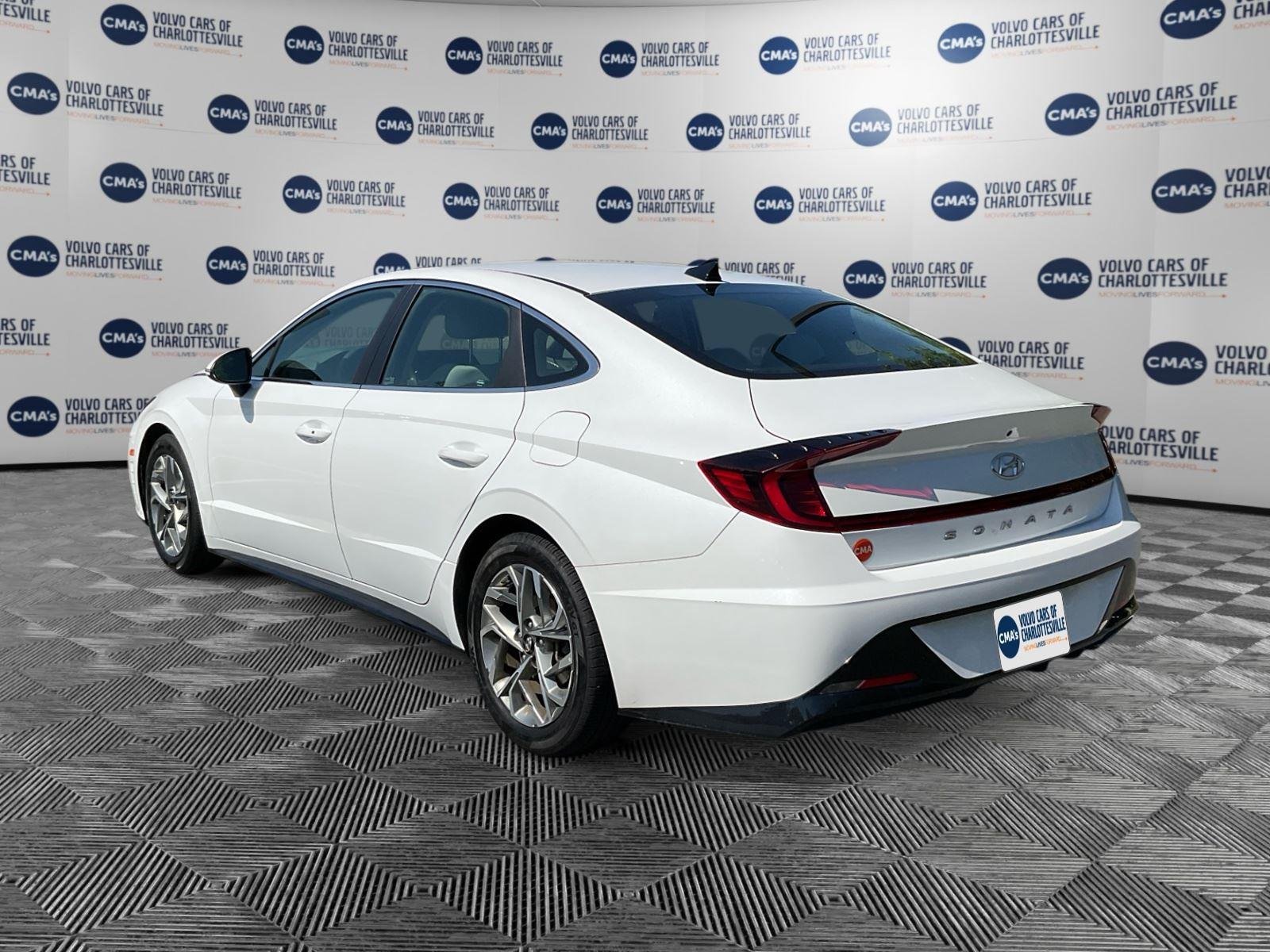 Used 2020 Quartz White Hyundai SEL image 3