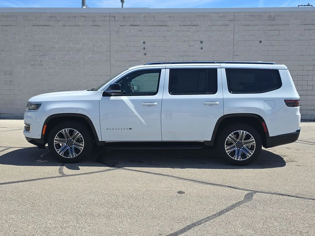 Used 2023 White Jeep Base image 10