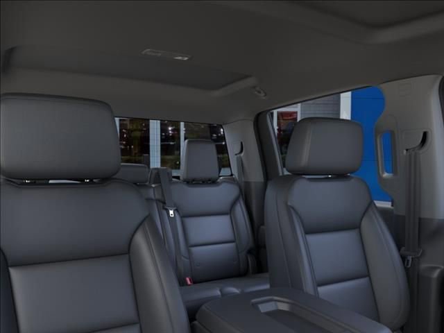 New 2026 Summit White Chevrolet WT image 24