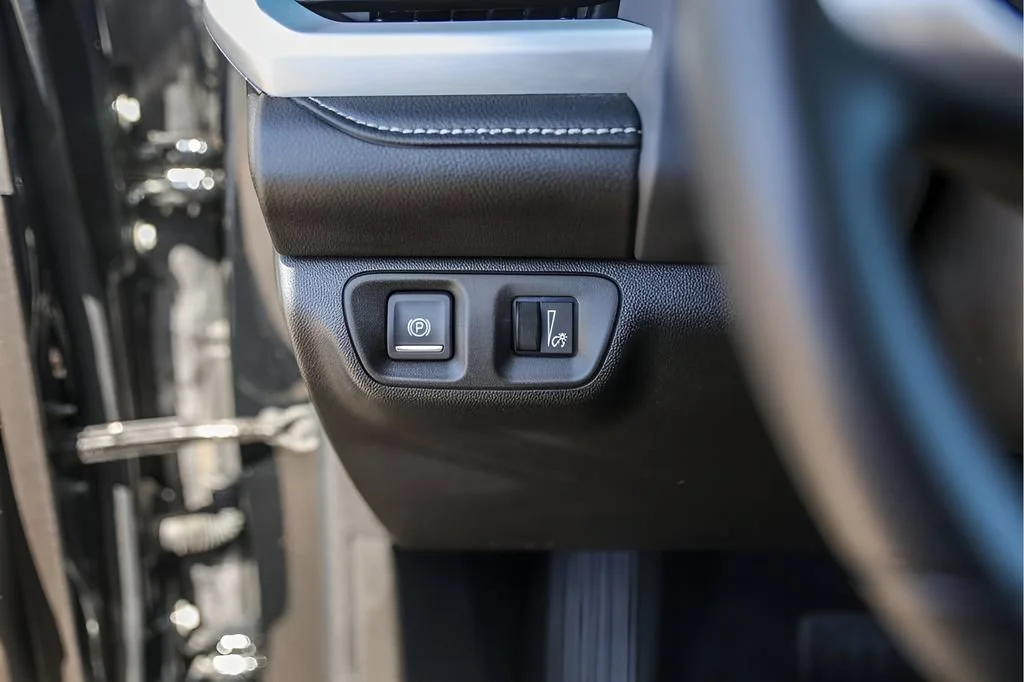 Used 2021 EBONY TWILIGHT METALLIC GMC SLE image 18
