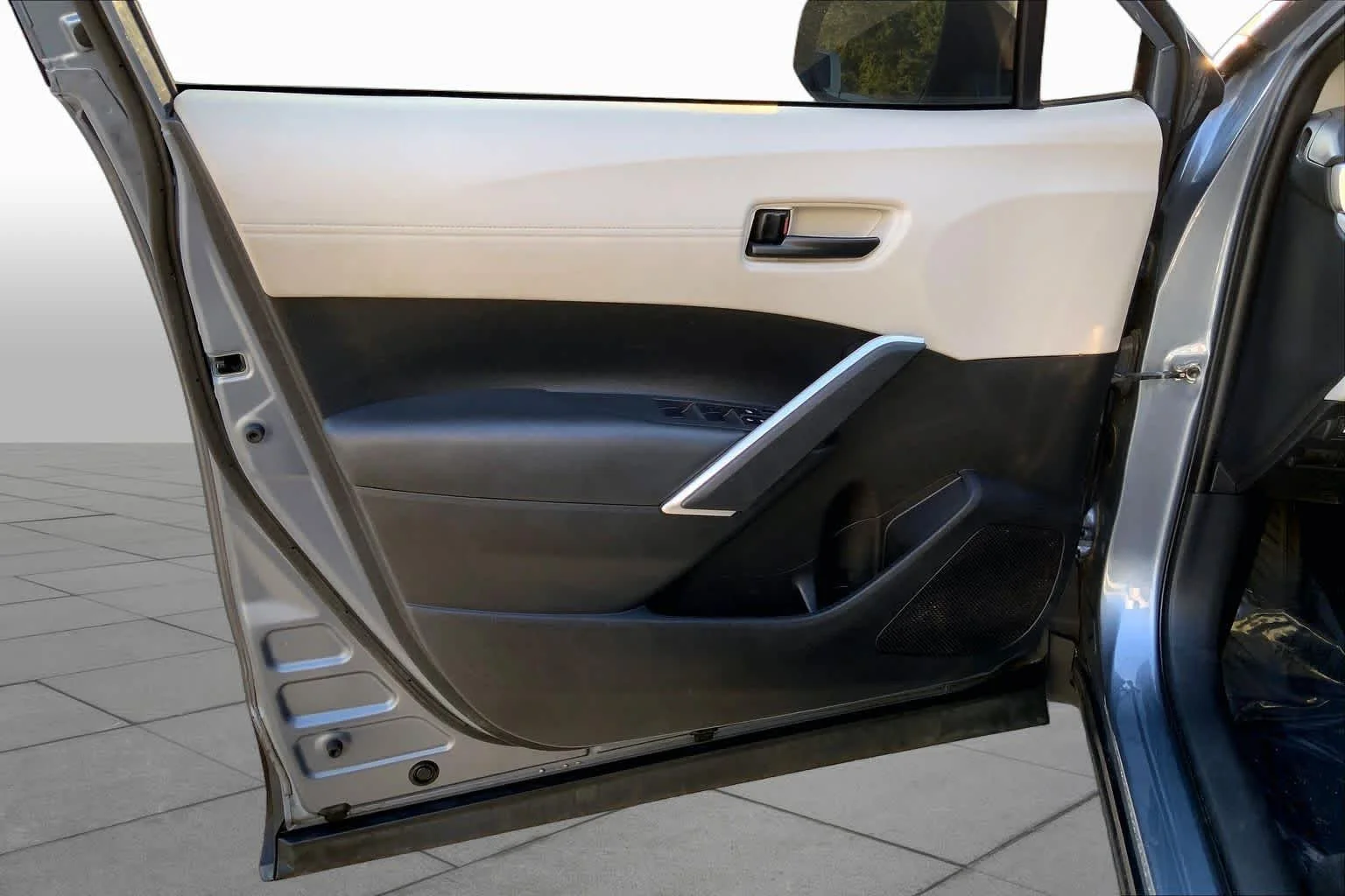 Used 2022 Celestite Toyota L image 21