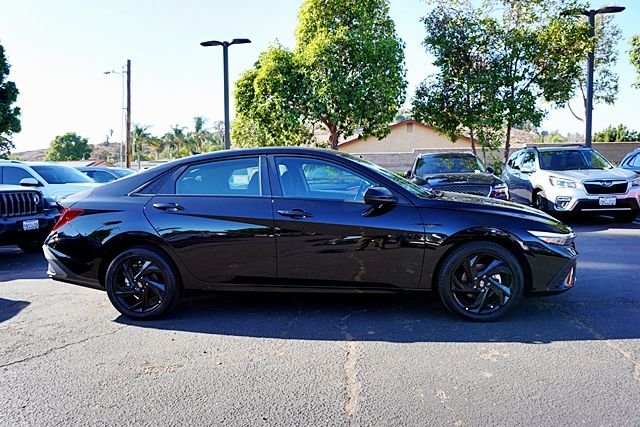 New 2026 Black Hyundai SEL Sport image 6
