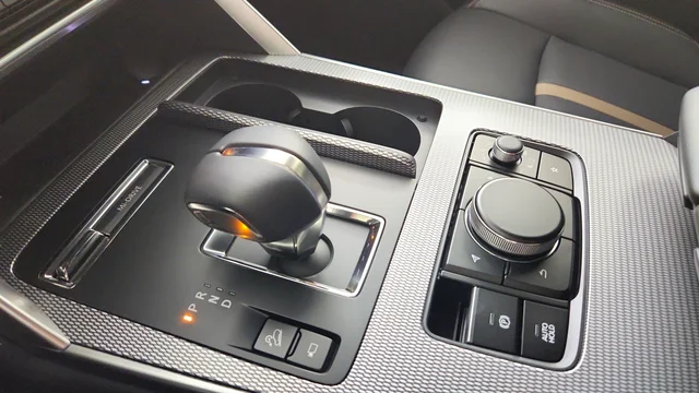 2025 Mazda CX-70 Premium Package - Photo 17