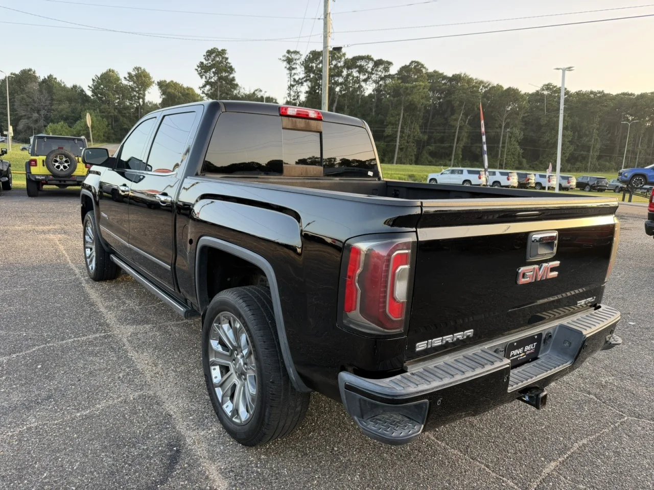 Used 2018 ONYX BLACK GMC Denali image 6