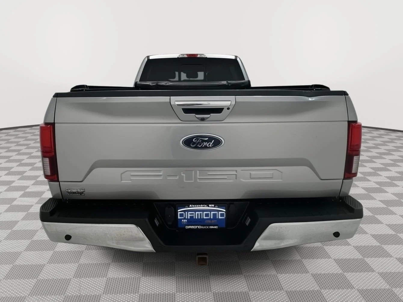 Used 2020 Iconic Silver Metallic Ford XL image 4
