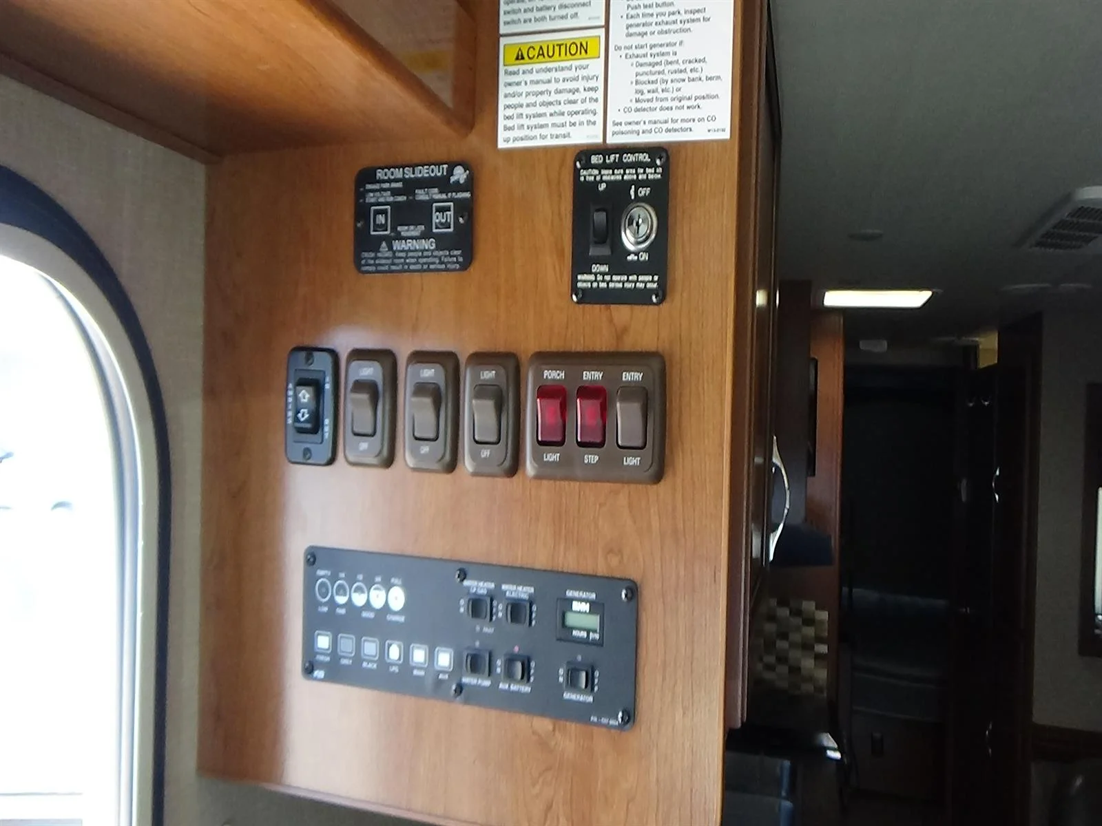 Used 2016 Tan Ford Fleetwood Flair image 15
