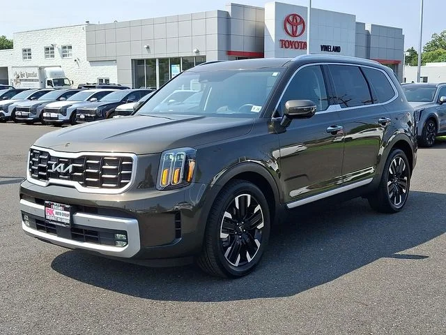 Certified Used 2024 Green Kia SX-Prestige image 4