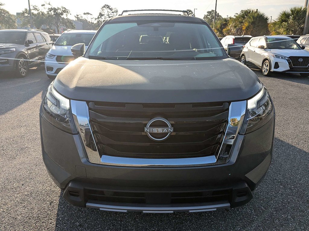 Used 2025 Gun Metallic Nissan Platinum image 9