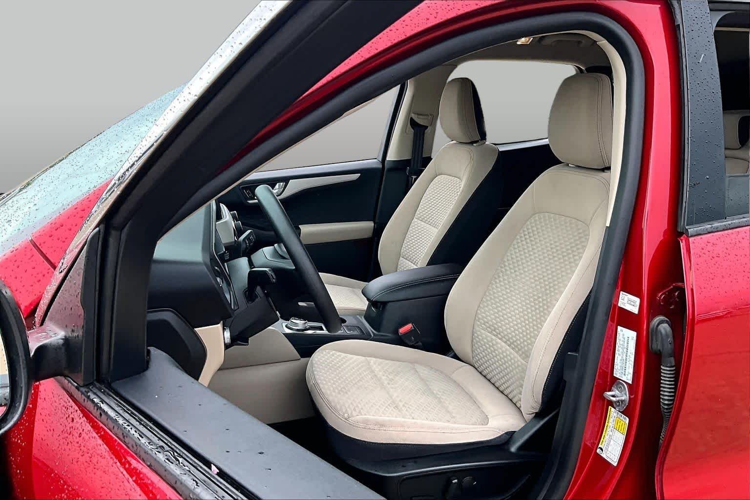 Used 2020 Rapid Red Metallic Tinted Clearcoat Ford SE image 7