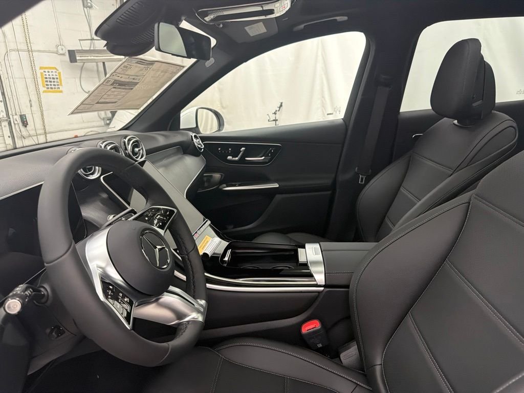 New 2027 Polar White Mercedes-Benz GLC 300 image 14