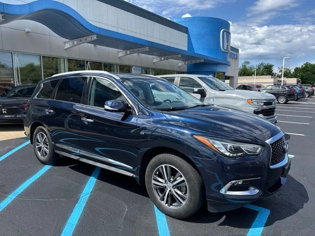 Used 2019 Hermosa Blue INFINITI LUXE image 3