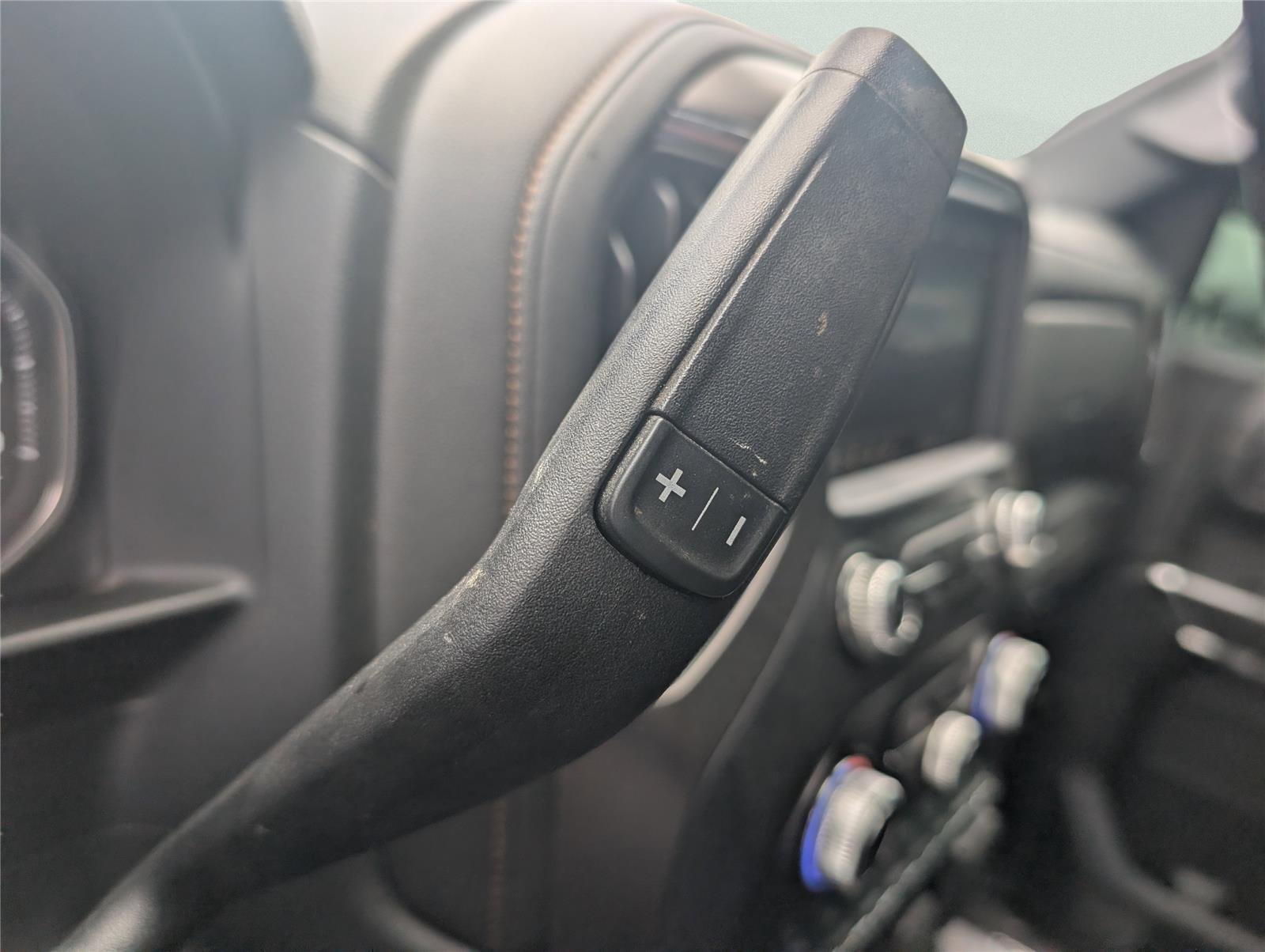 Used 2021 Onyx Black GMC AT4 image 24