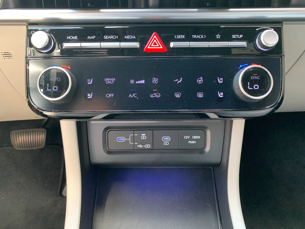 Used 2025 Titan Gray Hyundai Limited image 14