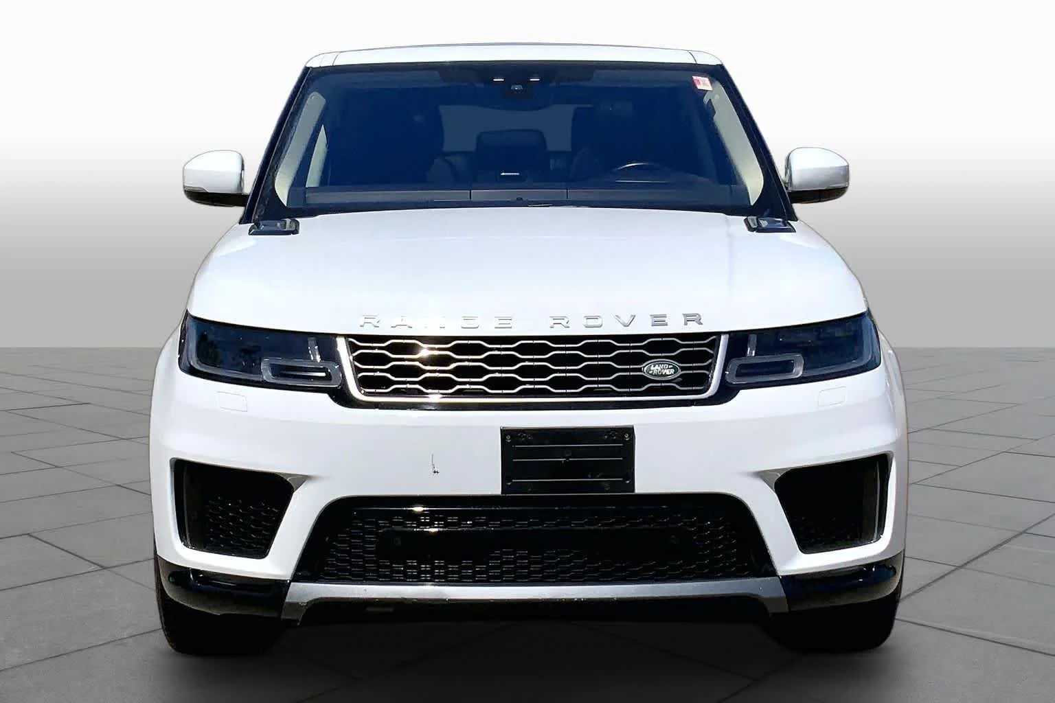 Used 2018 Fuji White Land Rover HSE image 4