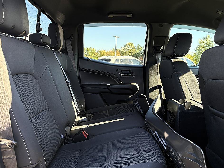 Used 2024 Summit White Chevrolet 4WD LT image 12