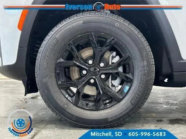 New 2026 Bright White Clearcoat Jeep Laredo image 10