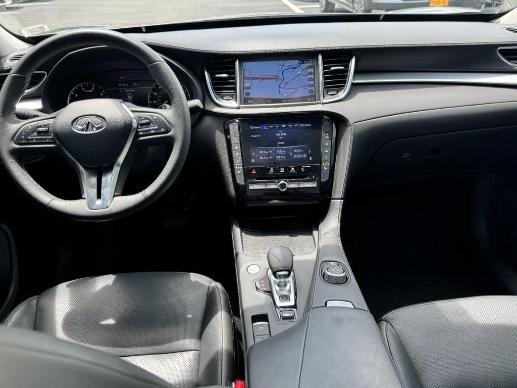 Used 2019 Gray INFINITI ESSENTIAL image 12