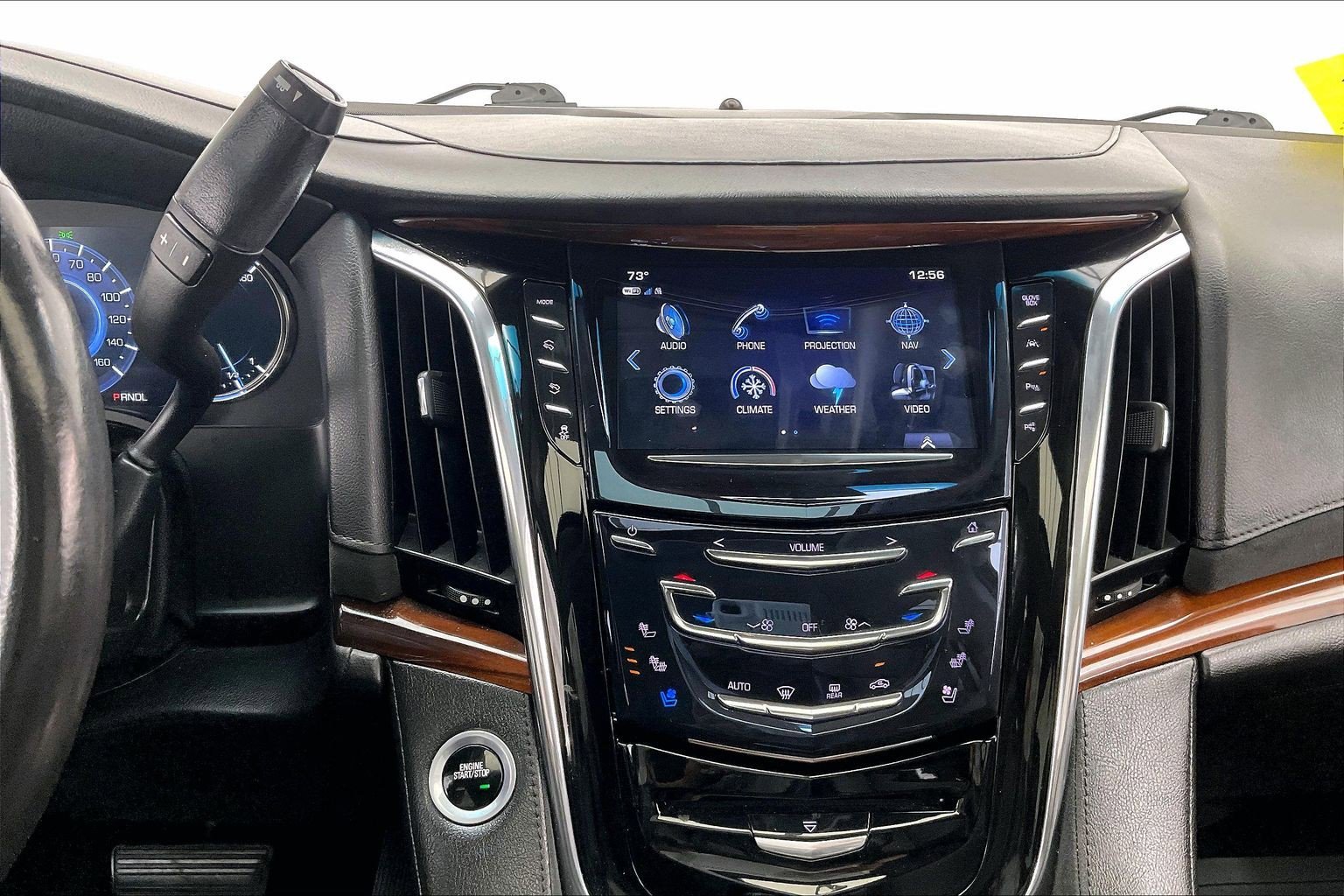 2017 Cadillac Escalade Luxury photo 4