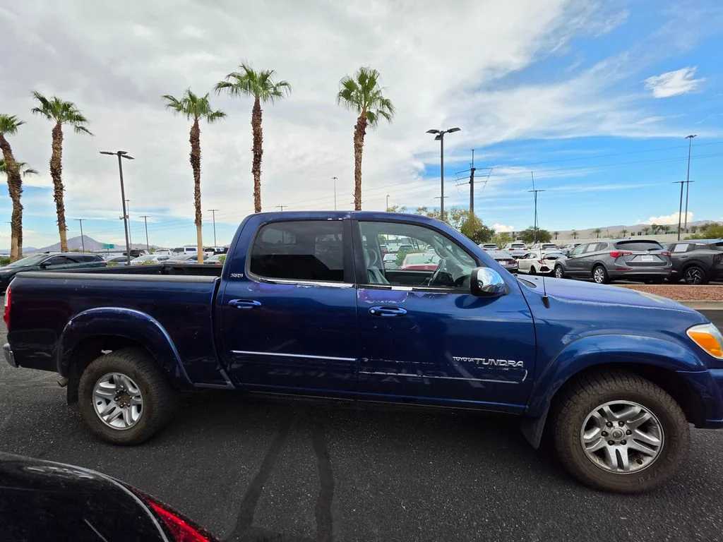Used 2006 Blue Toyota SR5 image 4