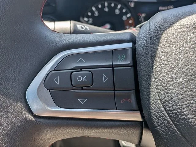 Used 2025 Silver Jeep Trailhawk image 25
