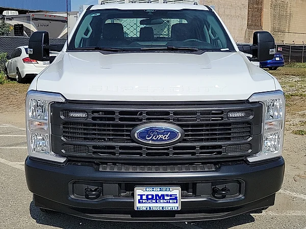 2026 Ford F-350 Super Duty Chassis Cab XL - Photo 8