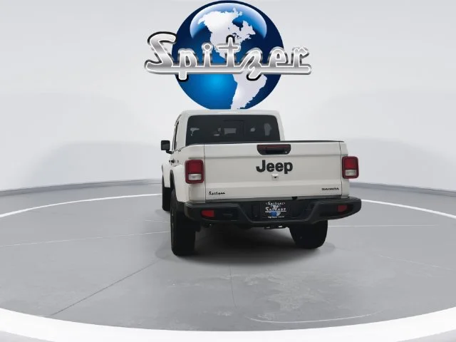 New 2026 Bright White Clear-Coat Exterior Paint Jeep Sahara image 11