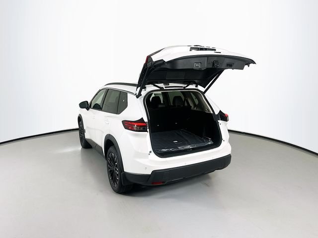 New 2026 Everest White Pearl TriCoat Nissan Dark Armor™ image 9