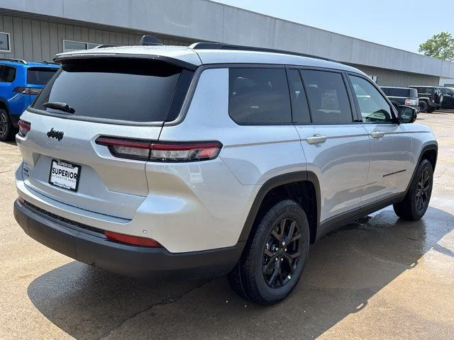 New 2026 Silver Jeep Altitude image 3