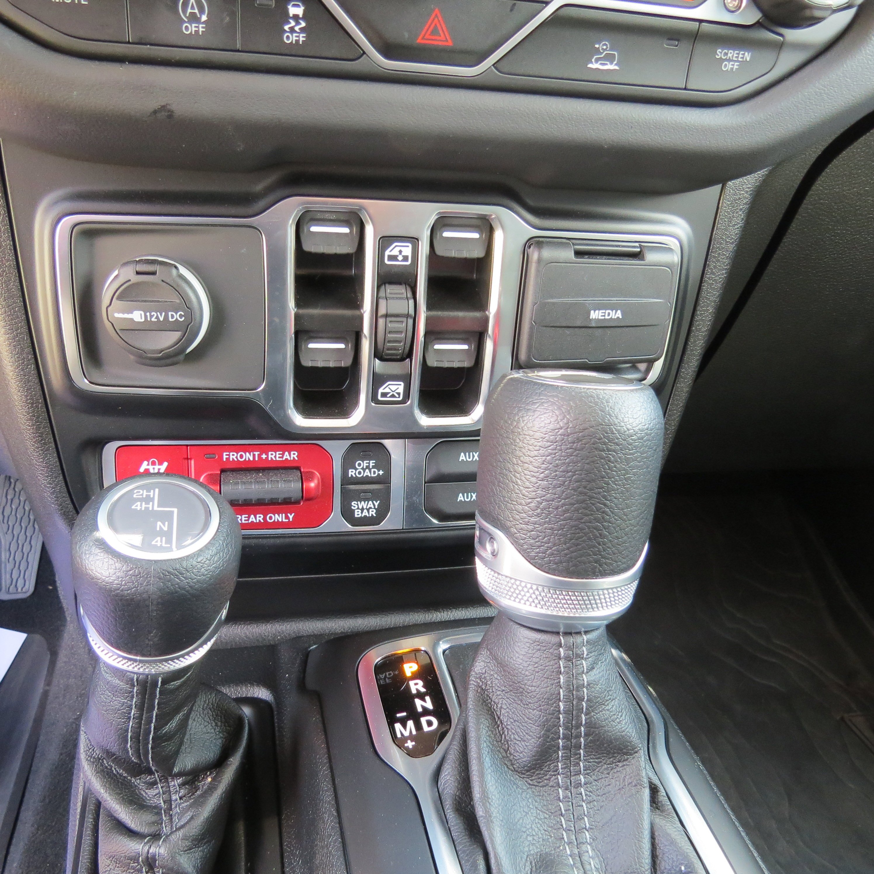 Used 2024 Black Clearcoat Jeep Rubicon image 19