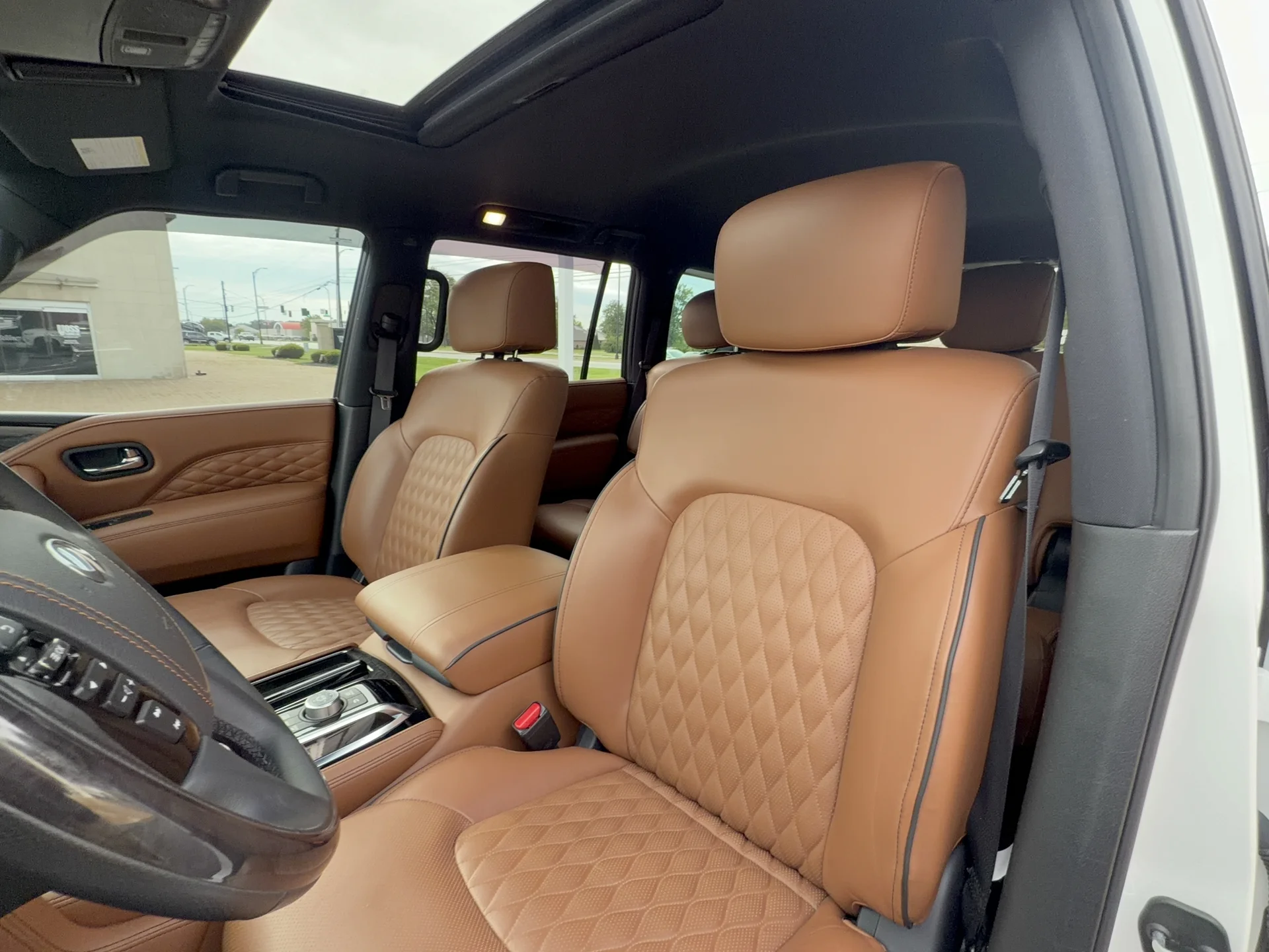 Used 2023 Moonstone White INFINITI Sensory image 10