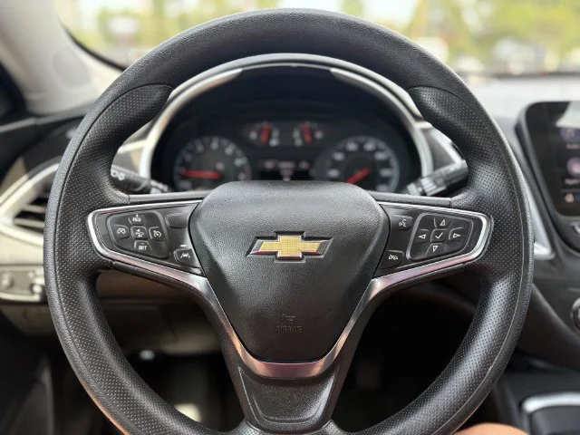 Used 2024 White Chevrolet LT image 25