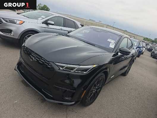 2025 Ford Mustang-Mach-e Premium's photo