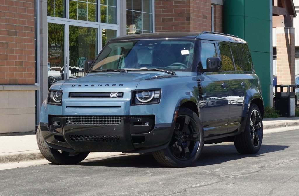 New 2026 Tasman Blue Land Rover X-Dynamic SE image 1