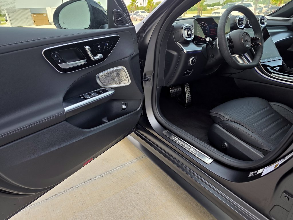 New 2026 MANUFAKTUR exclusive graphite grey magno Mercedes-Benz C 300 image 38