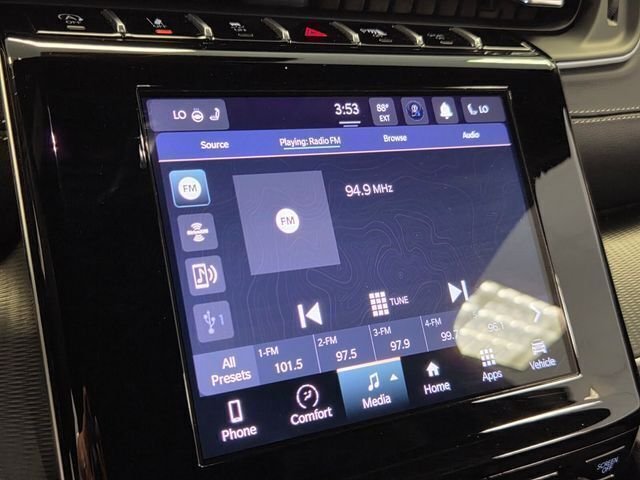 Used 2024 Gray Jeep Altitude image 19