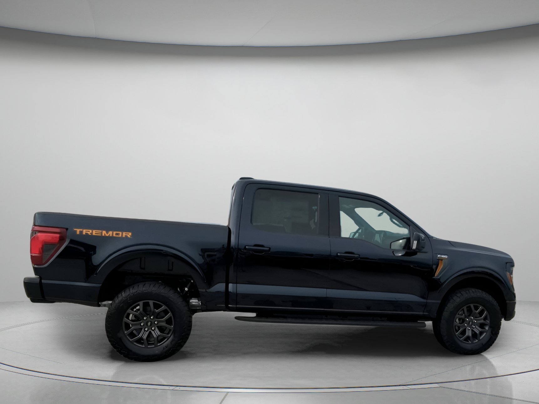 New 2026 Agate Black Metallic Ford Tremor® image 28