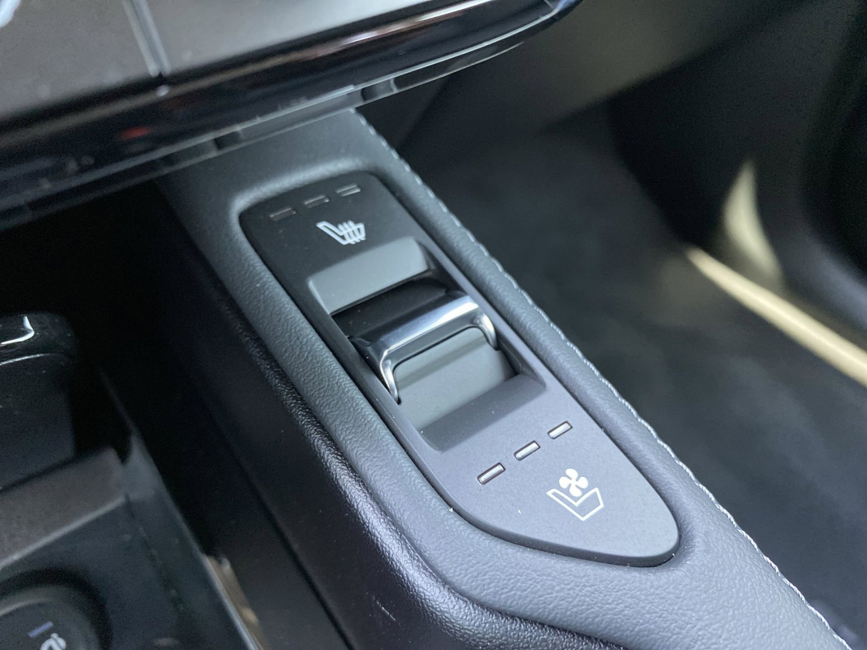 Certified Used 2025 Dark Moss Kia SX image 21