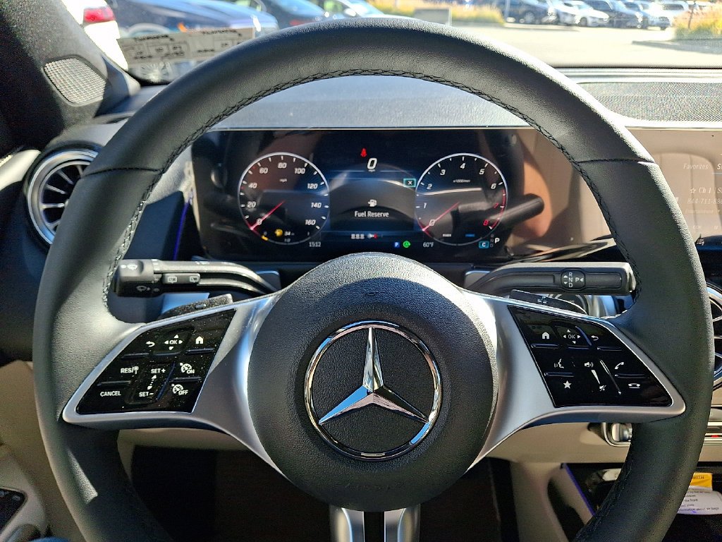 New 2026 Polar White Mercedes-Benz GLB 250 image 17