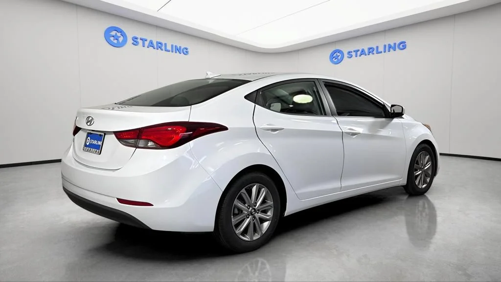 Used 2016 White Hyundai SE image 9